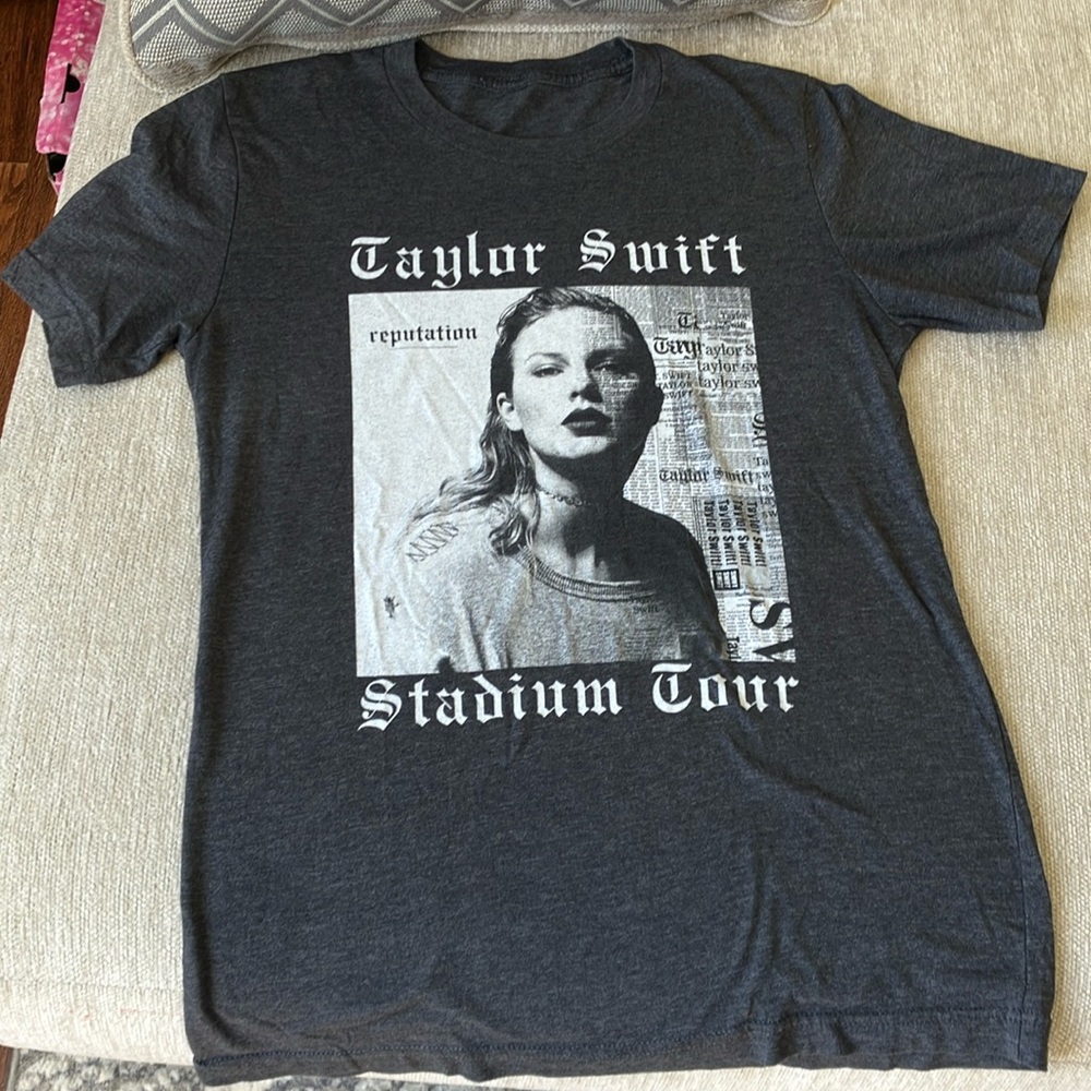 Reputation tour T-shirt